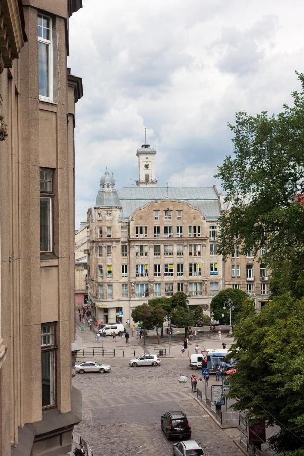 Leogrand Three Bedrooms Vip Apartments On Kniazia Romana 12 Lviv Eksteriør billede