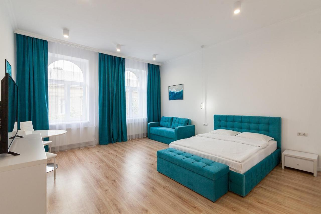 Leogrand Three Bedrooms Vip Apartments On Kniazia Romana 12 Lviv Eksteriør billede