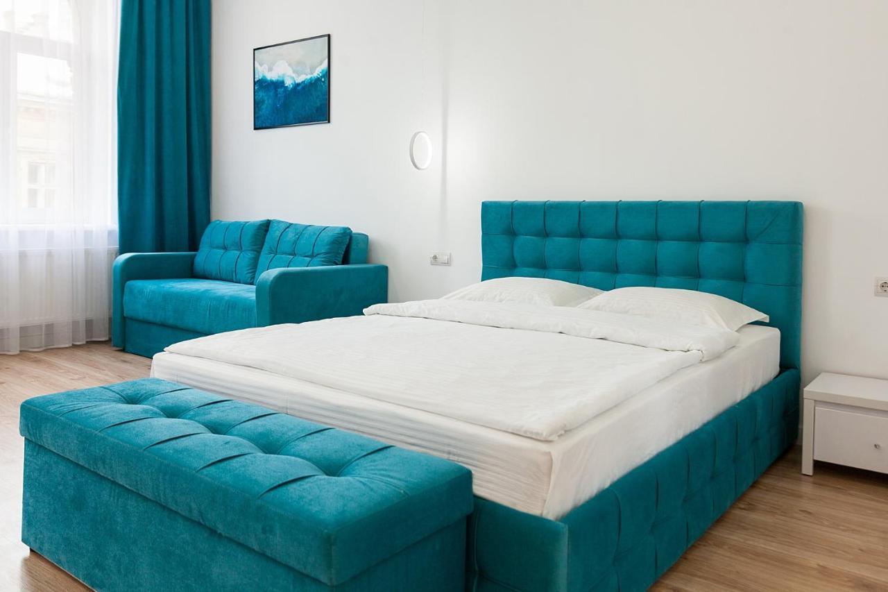 Leogrand Three Bedrooms Vip Apartments On Kniazia Romana 12 Lviv Eksteriør billede
